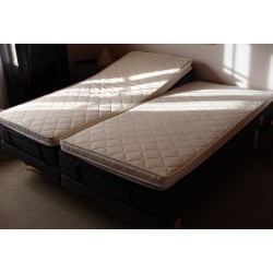 24. 2 stk Jensen senge med madrasser + topmadrasser